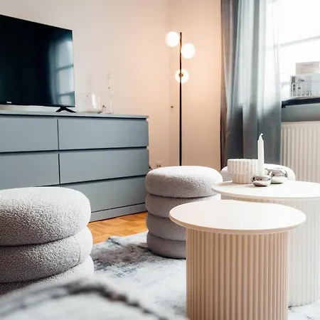 Апартаменты 3 Bedroom - Familienfreundlich - Geraeumig - Zentral - Parkplaetze Рюдесхайм-на-Рейне