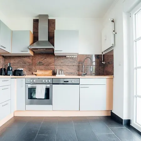 3 Bedroom - Familienfreundlich - Geraeumig - Zentral - Parkplaetze Апартаменты *
