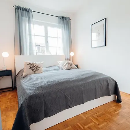 Апартаменты 3 Bedroom - Familienfreundlich - Geraeumig - Zentral - Parkplaetze *