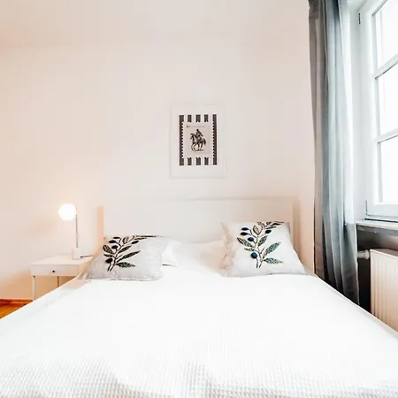 3 Bedroom - Familienfreundlich - Geraeumig - Zentral - Parkplaetze Апартаменты *