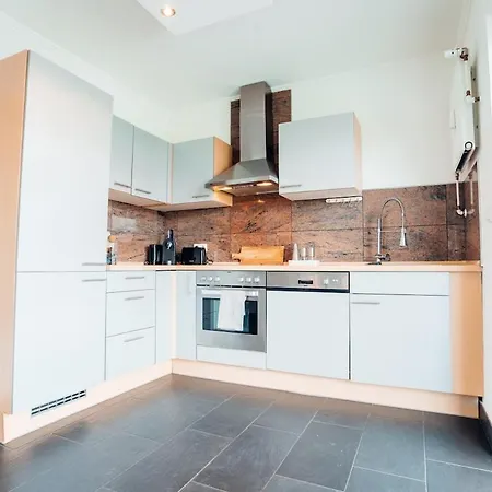 3 Bedroom - Familienfreundlich - Geraeumig - Zentral - Parkplaetze Апартаменты