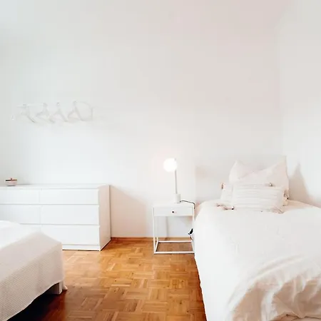 3 Bedroom - Familienfreundlich - Geraeumig - Zentral - Parkplaetze