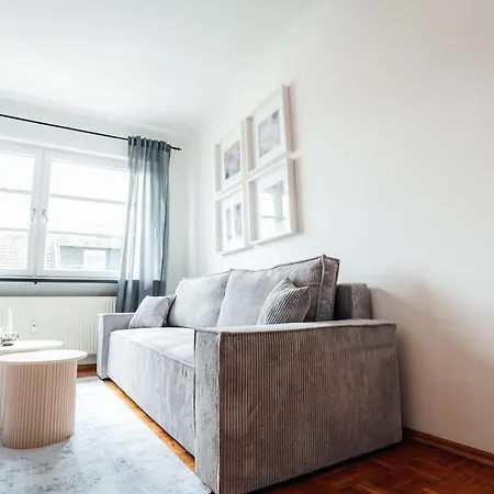 Апартаменты 3 Bedroom - Familienfreundlich - Geraeumig - Zentral - Parkplaetze