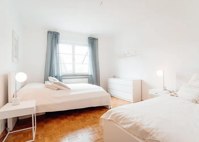 Lejlighed 3 Bedroom - Familienfreundlich - Geraeumig - Zentral - Parkplaetze