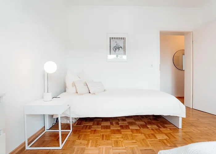 Lejlighed 3 Bedroom - Familienfreundlich - Geraeumig - Zentral - Parkplaetze